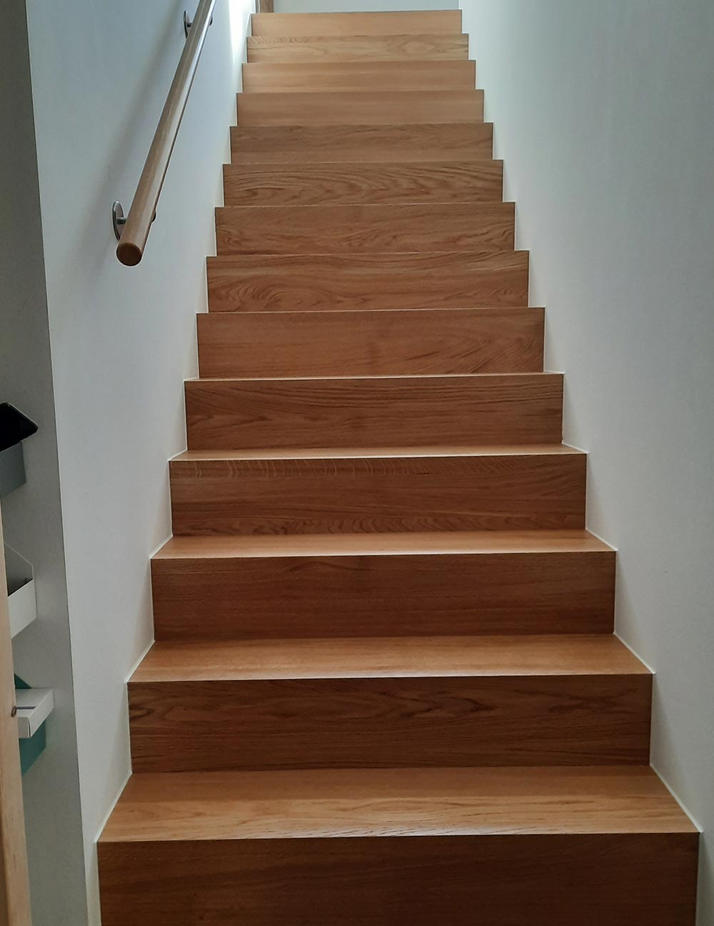 treppe_aufgearbeitet.jpg